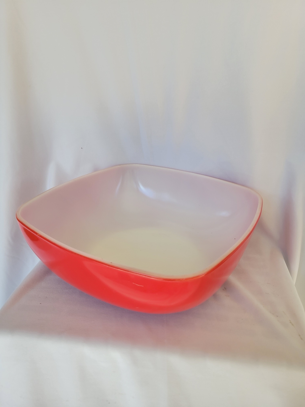 Vintage Red Two-Tone Square Serving Bowl - Pyrex 2.5quart